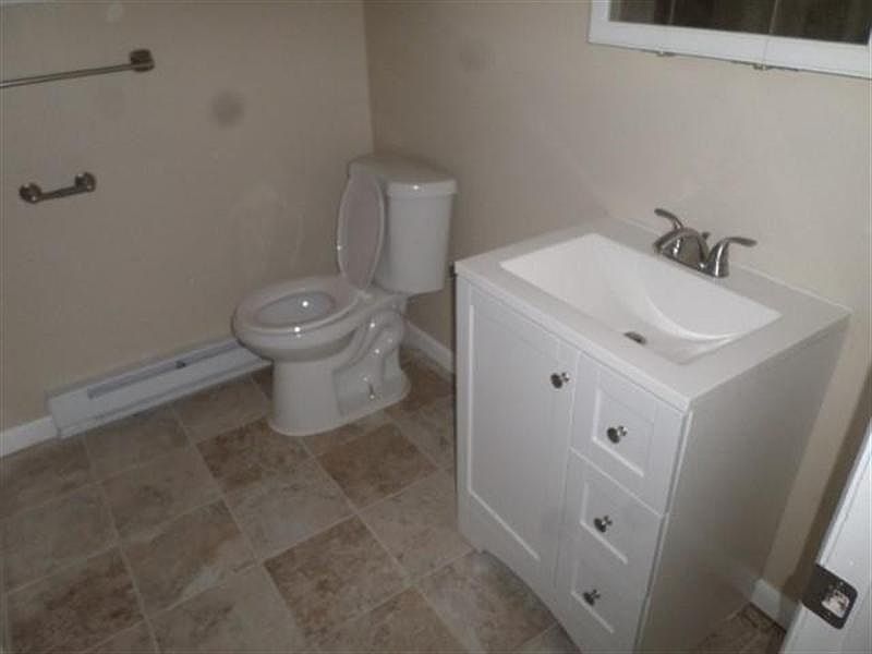 2nd image of 580 Berea Rd