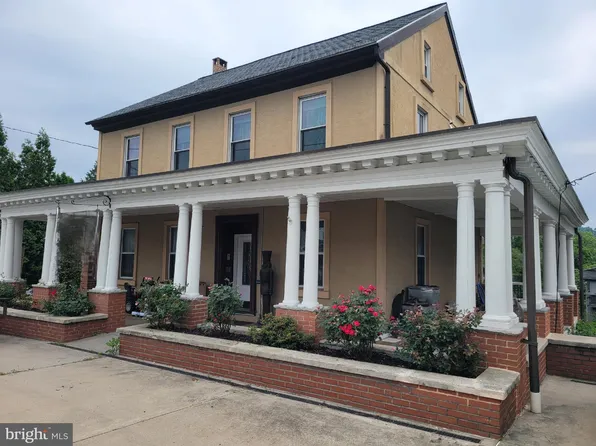 124 Center Rd, Leesport, PA 19533