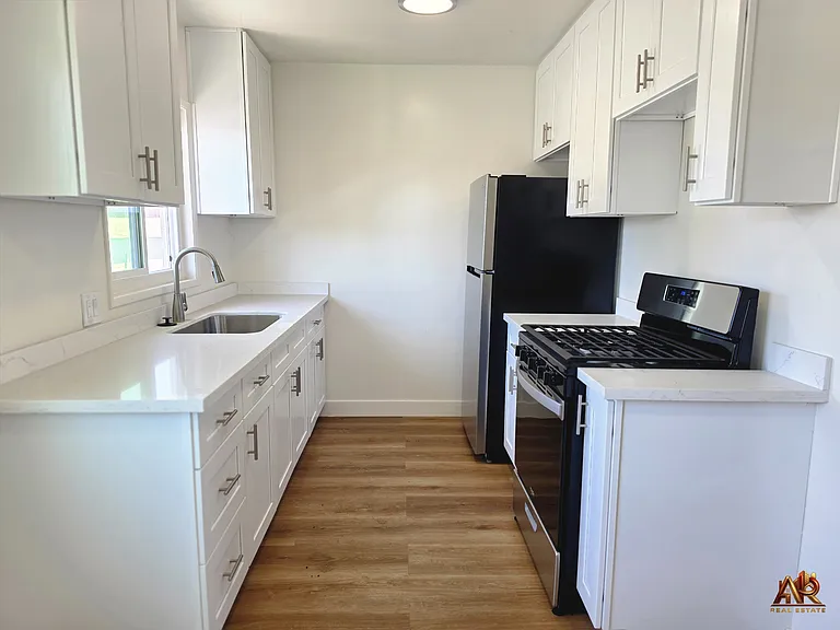6107 Brynhurst Ave #11 — Photo 5