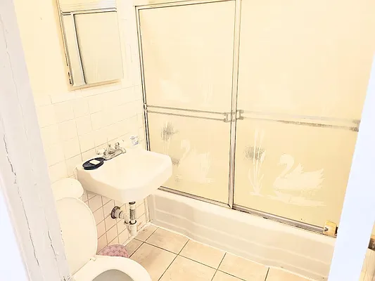 Rented by Virtual Real Estate | media 7