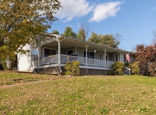 4 Clover Way, Pleasant Valley, NY 12569