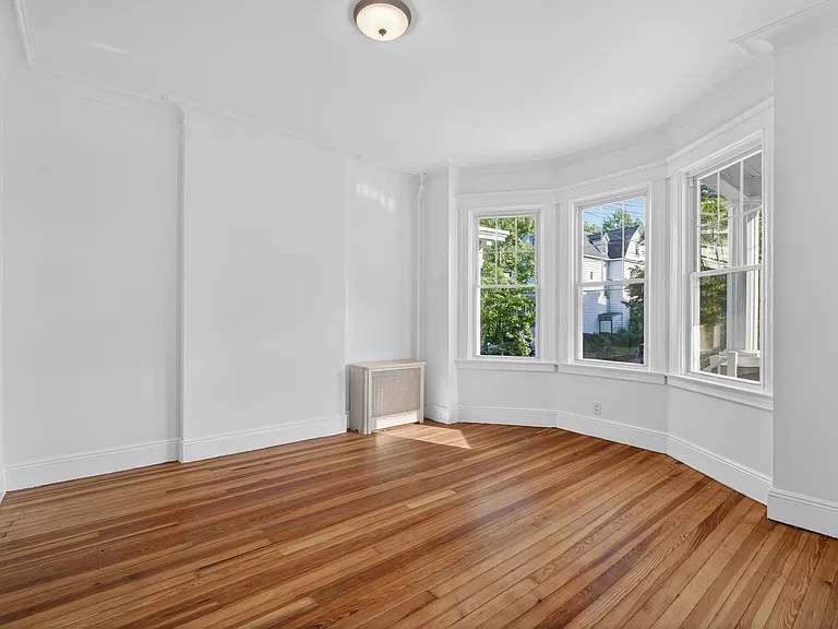 42 Duer Pl #1 — Photo 2