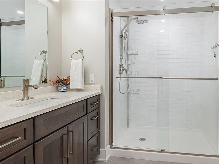 205 Lakeshore Dr #403 — Photo 22