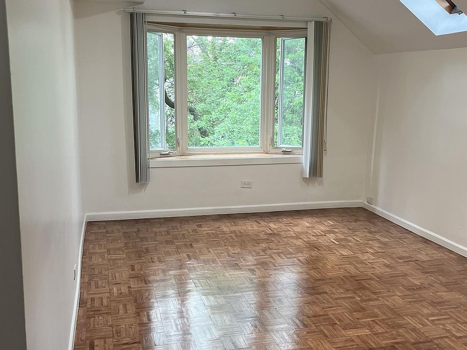1st image of 2516 W Lyndale St #2Z