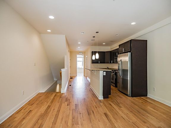 5th image of 1617 Ogden St Unit B