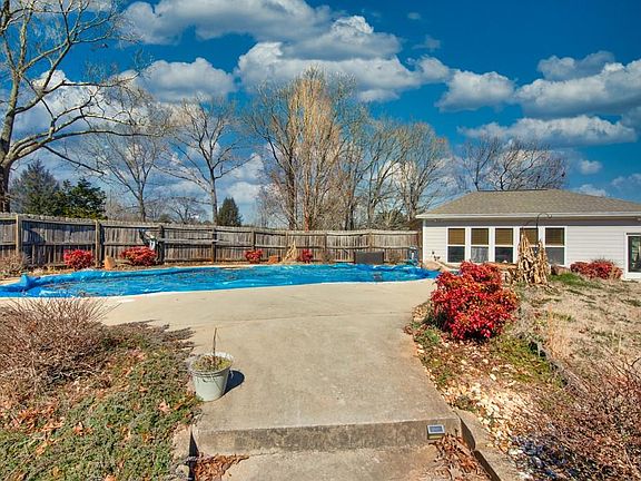 3rd image of 660 Hill Meadow Dr