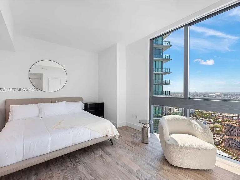 650 NE 32nd St #Penthouse 5201 — Photo 26