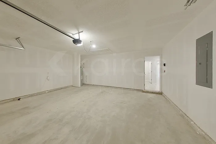 285 Monarch Ln — Photo 32