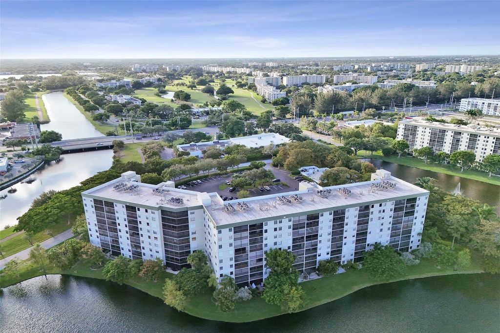 2334 S Cypress Bend Drive #304, Pompano Beach