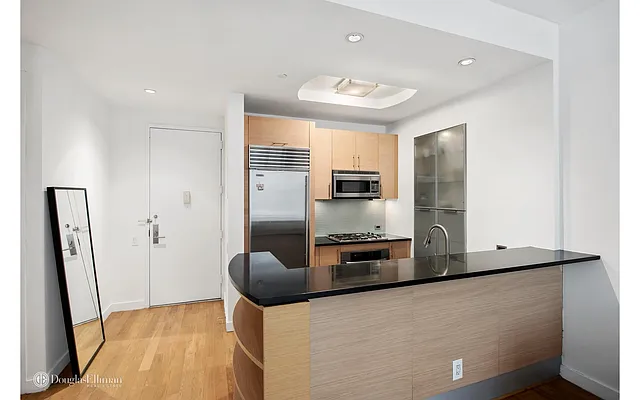 Rented by Douglas Elliman | media 17