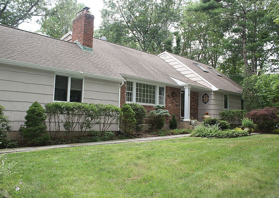 1st image of 42 Bunkerhill Dr