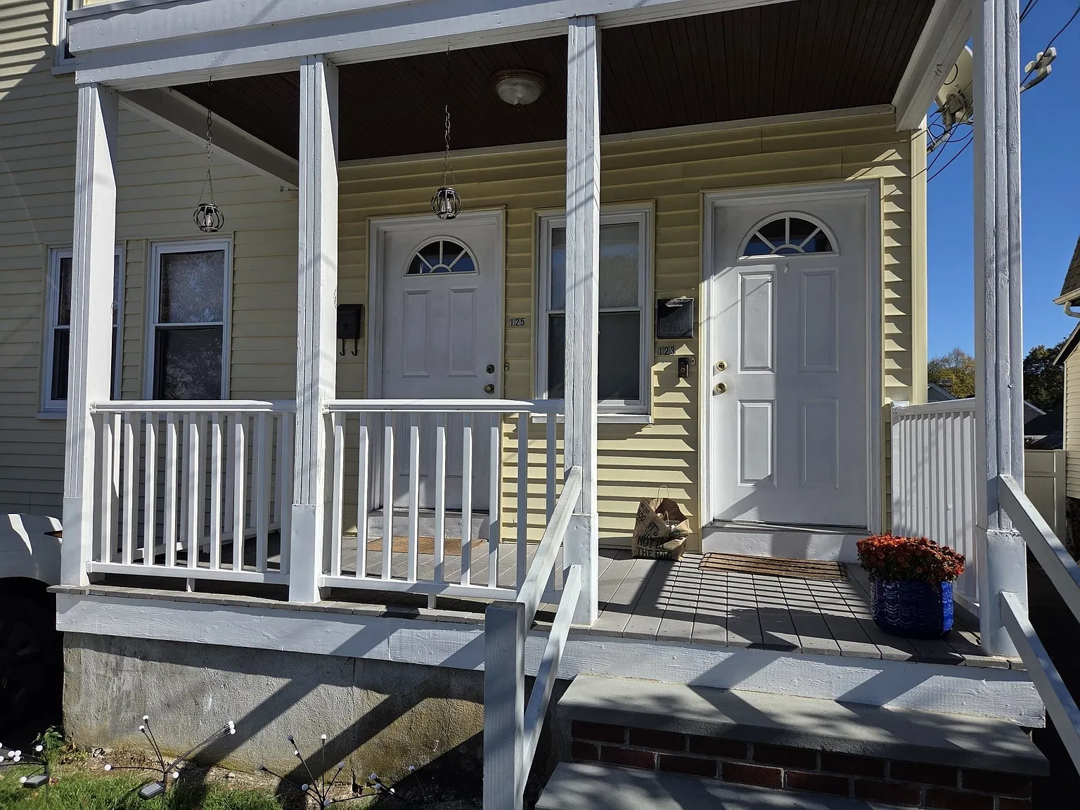 3 bed, 1.5 bath, 1100 sqft, $2,800 — Photo 2