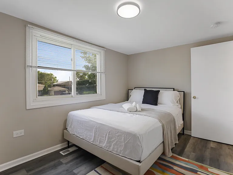10308 W Lyndale Ave — Photo 26