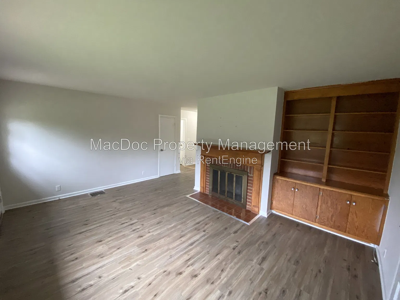 3 bed, 1.0 bath, 1118 sqft, $1,645 — Photo 4
