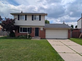 12954 Kinlock Dr, Sterling Heights, MI 48312