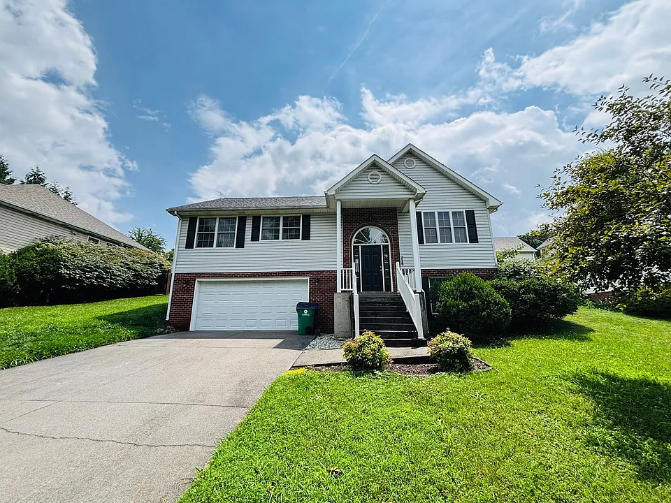 228 Mountain Breeze Dr