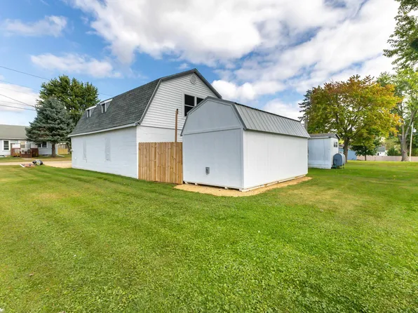 807 W Washington St, Warren, IL 61087