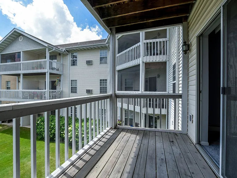 Rosewood Villas - Senior — Photo 18