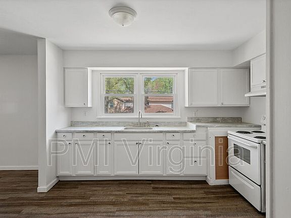 2nd image of 472 N Oceana Blvd #B
