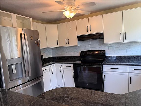 3rd image of 29 Swan Ct