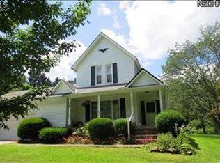 9624 Auburn Rd, Chardon, OH 44024