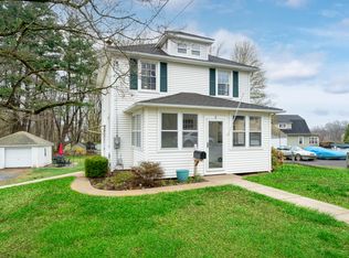 2 Carroll Pl, Cromwell, CT 06416