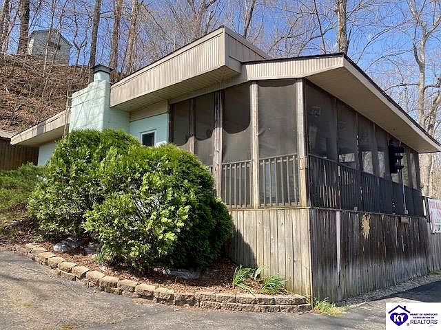 1st image of 111 Hornback Mill Ln