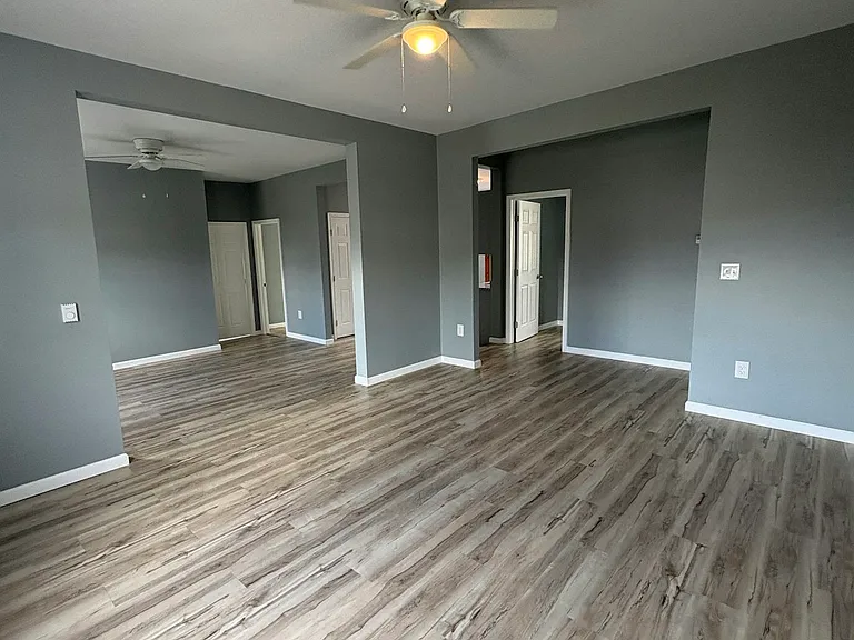 615 George St — Photo 29