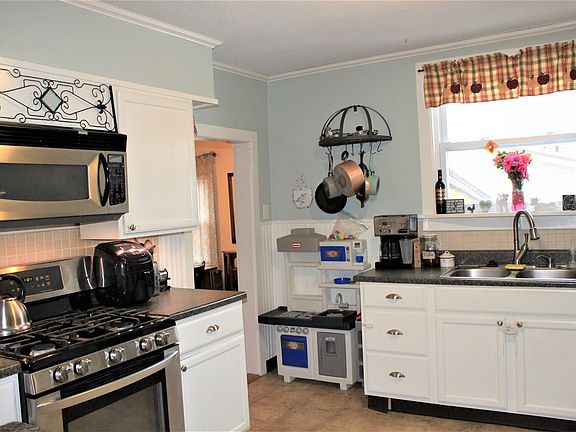 5th image of 155 Bath St