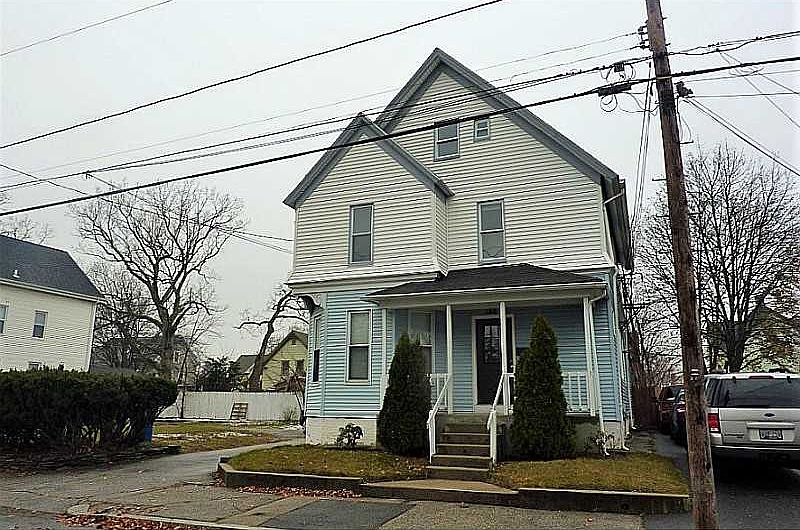 1st image of 195 Woodbine St