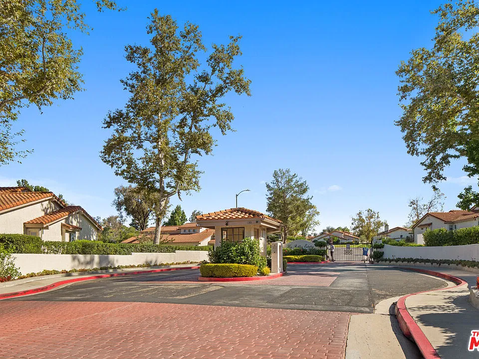 308 Pebble Beach Dr