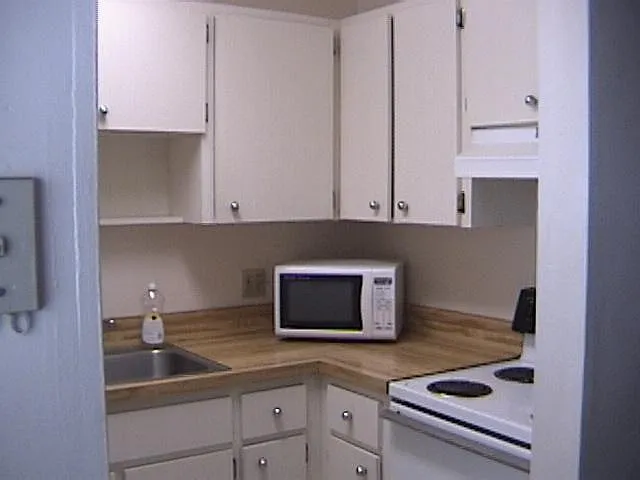 914 SW 8th Ave #23 — Photo 3