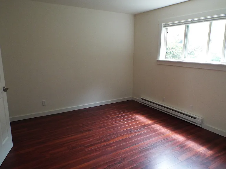 Lawton Park Apartments — Photo 13