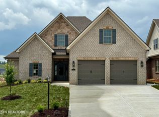 2111 Lantern Park Ln, Knoxville, TN 37932