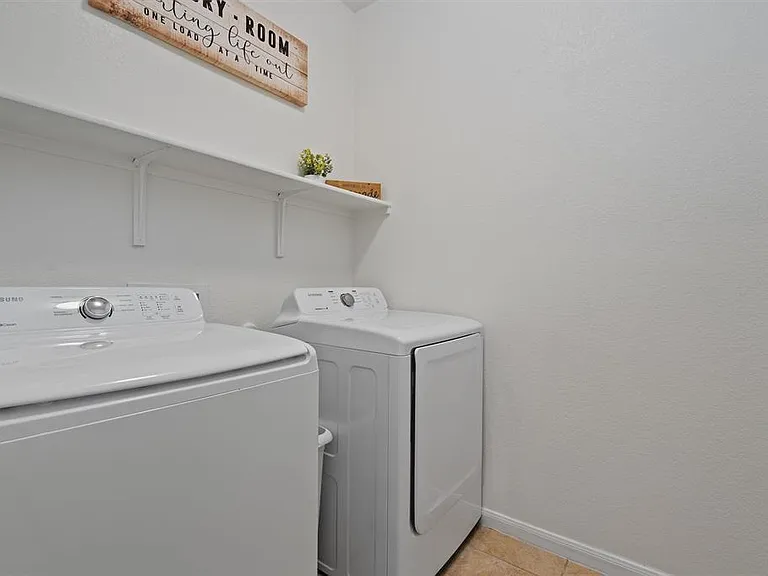 10308 Hatton Ln — Photo 13