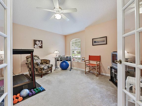 4th image of 500 Redberry Ln