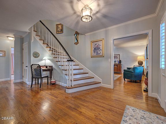 5th image of 105 Riverside Dr