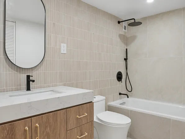 321 East 48th Street image 4 of 9