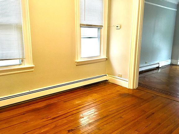 3rd image of 122 E 235th St #2