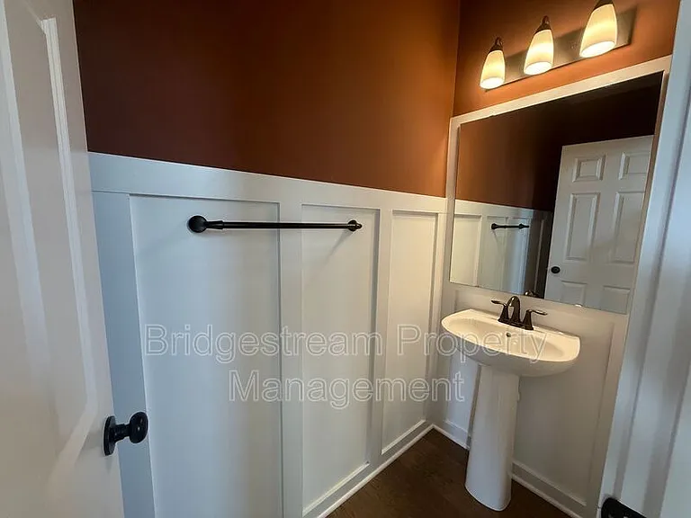 3032 Wellington Ln — Photo 16