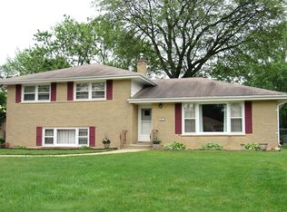 6827 W Edgewood Rd, Palos Heights, IL 60463