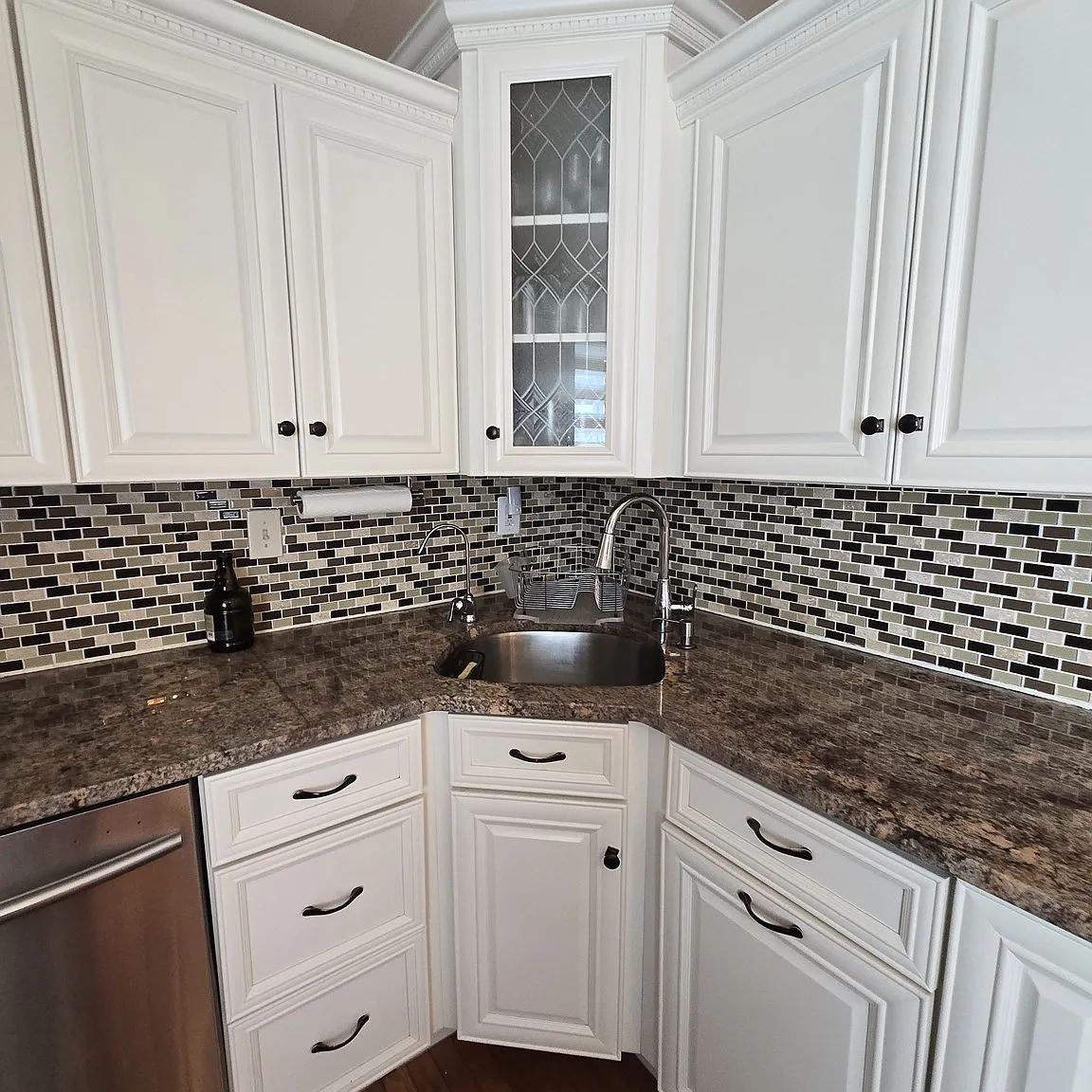 5 bed, 4.0 bath, 2378 sqft, $4,000 — Photo 4