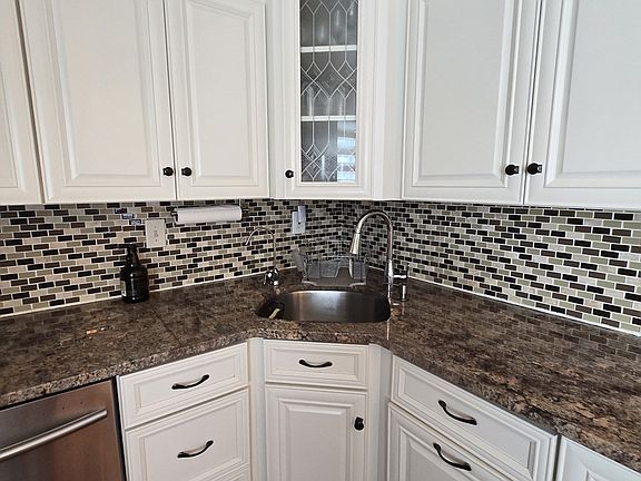 4th image of 94 Baldwin St #94