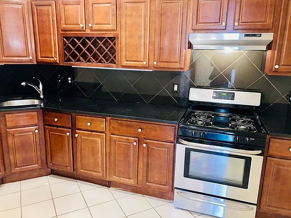 4th image of 104 Pulaski St APT 2B