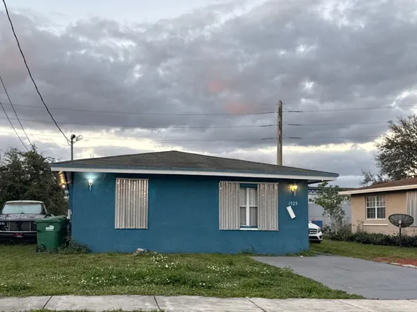 1925 NW 155th St, Miami Gardens, FL 33054