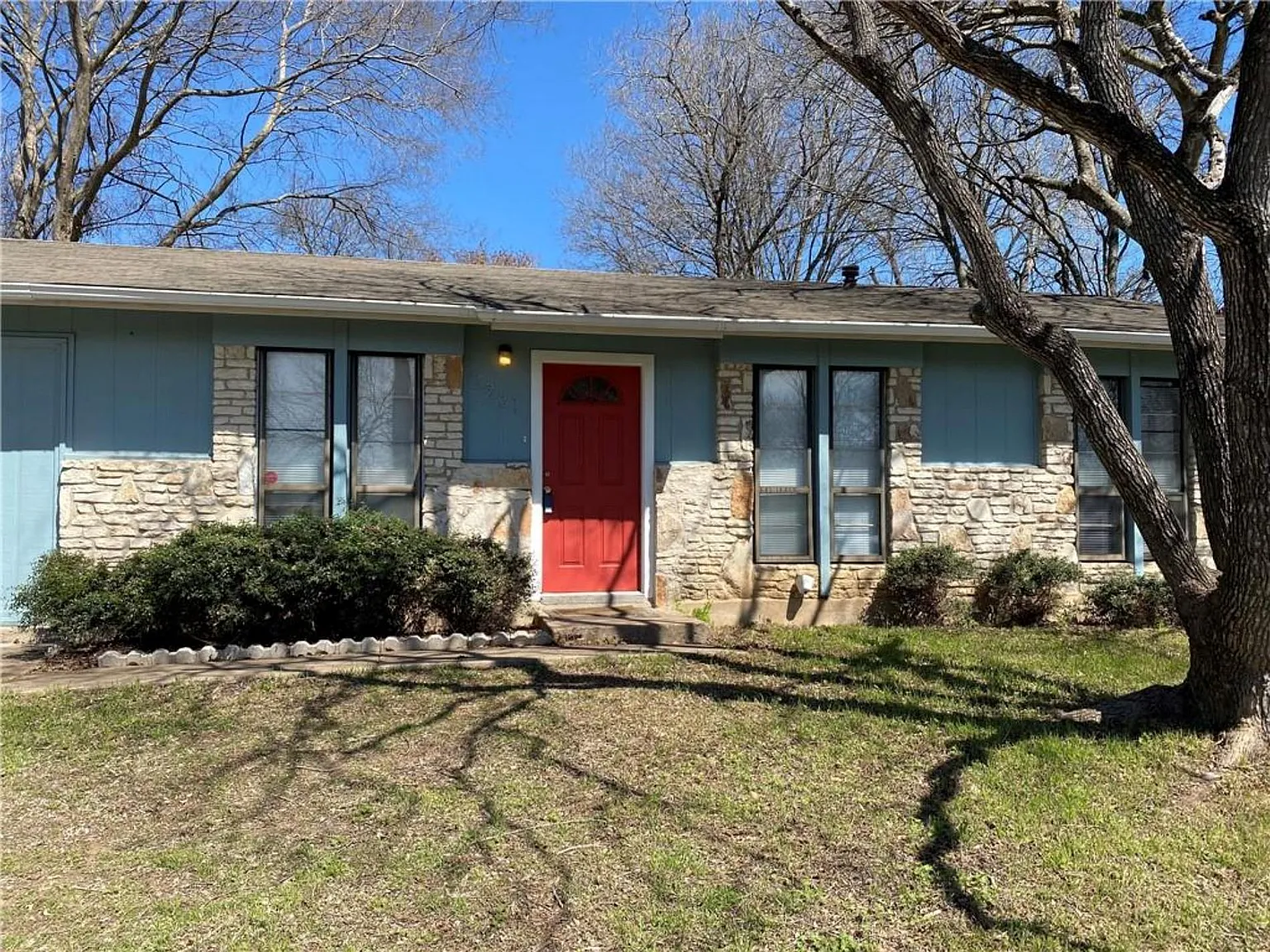 4 bed, 2.0 bath, 1353 sqft, $1,725 — Photo 1