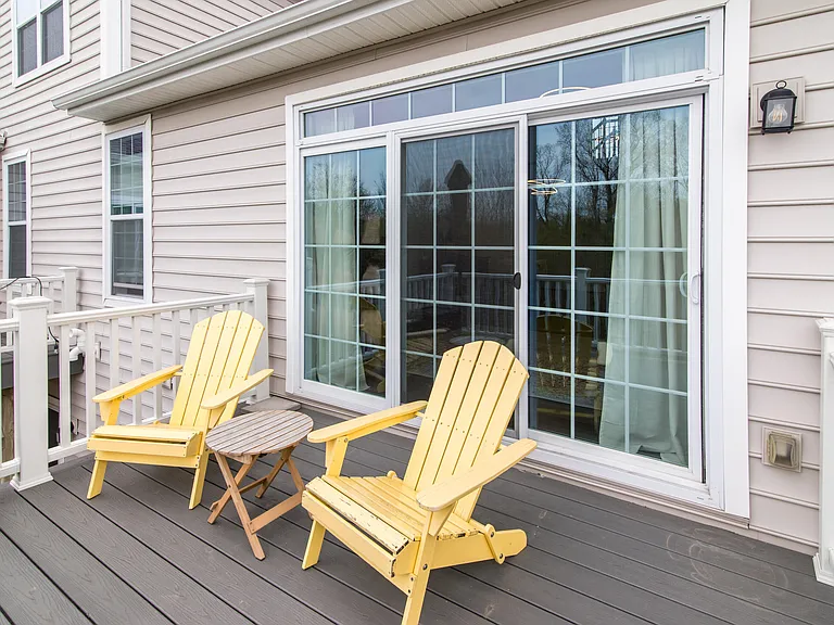 2544 Oxford Cir — Photo 16