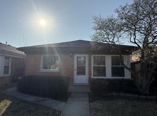 7504 Latrobe Ave, Burbank, IL 60459