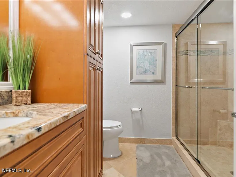 328 Village Dr #B — Photo 11