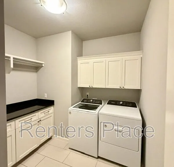 803 E Delmar Pl — Photo 19